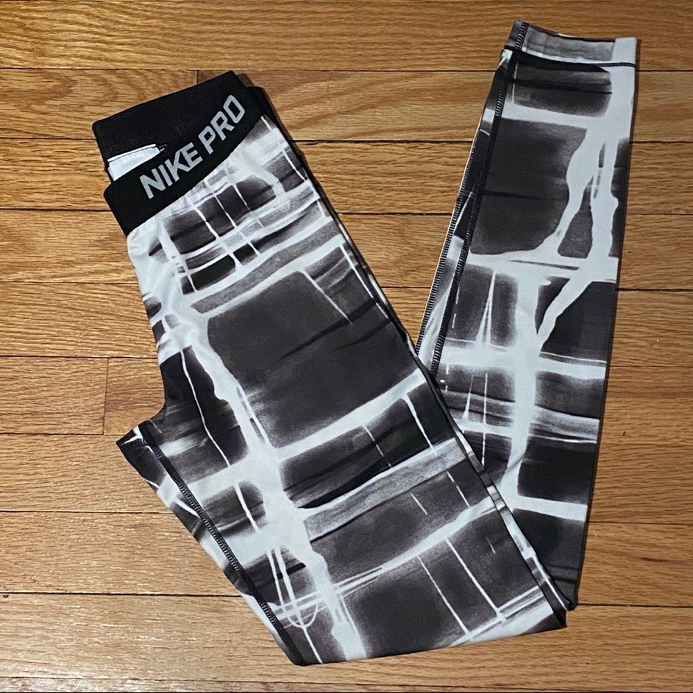 NIKE PRO DRI-FIT LEGGINGS